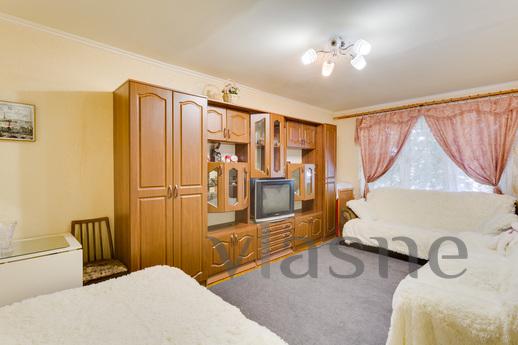 1 bedroom apartment near the metro, Moscow - apartment by the day