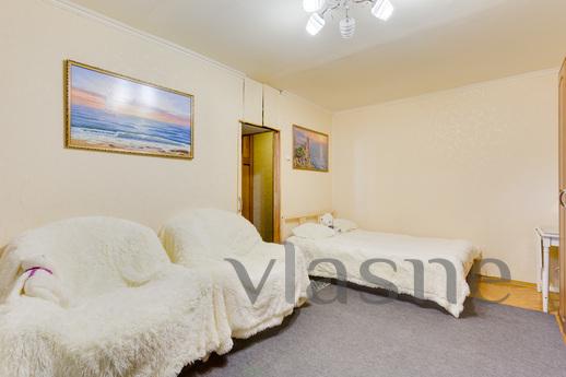 1 bedroom apartment near the metro, Moscow - apartment by the day