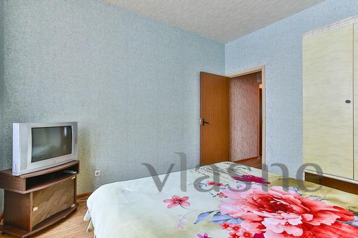 Large 2-bedroom apartment, Podolsk - apartment by the day