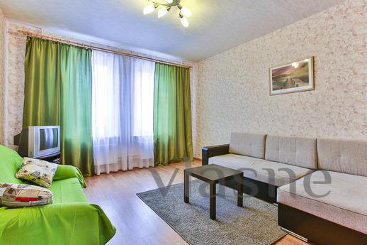 Large 2-bedroom apartment, Podolsk - apartment by the day