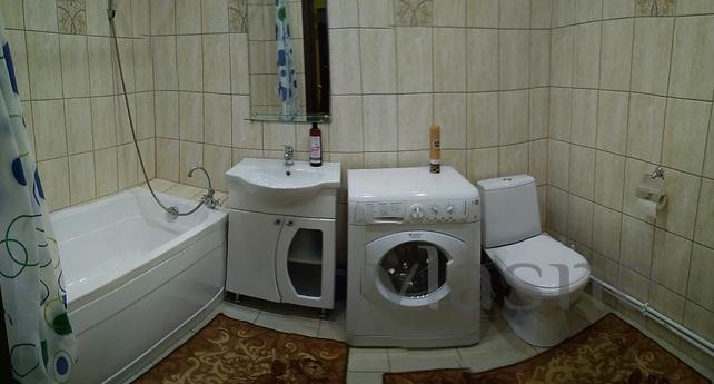 1 to LCD Capital, Tyumen - apartment by the day