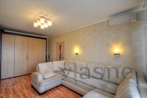 Luxury apartments at the metro station, Moscow - apartment by the day
