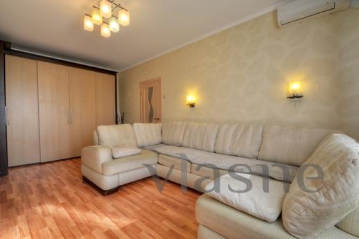 Luxury apartments at the metro station, Moscow - apartment by the day