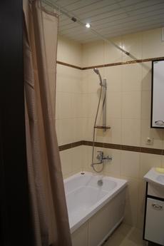 One-bedroom apartment near Neftegaz, Tyumen - apartment by the day