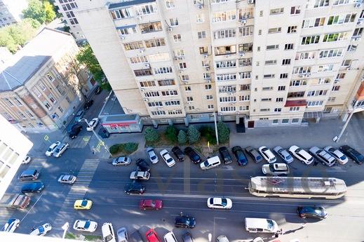 Spacious 1-bedroom studio in the center, Ростов-на-Дон - апартамент за нощувки
