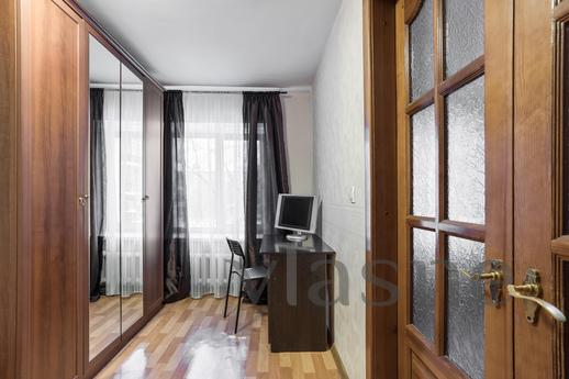 2 bedroom apartment for rent, Novosibirsk - apartment by the day