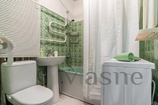 2 square meters near the shopping center, Novosibirsk - apartment by the day