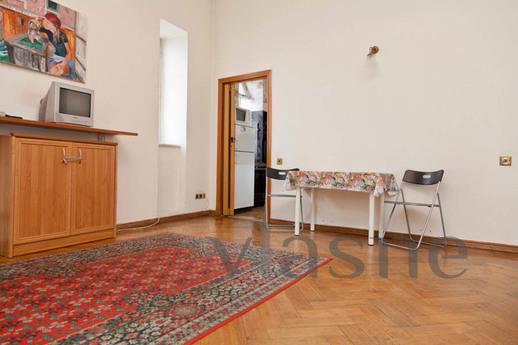 1 bedroom apartment near the metro, Moscow - apartment by the day