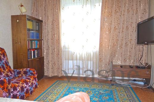 2 bedroom apartment near the metro, Moscow - apartment by the day