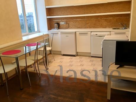 2 bedroom apartment in the center, Moscow - apartment by the day