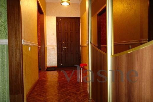2 bedroom apartment in the center, Moscow - apartment by the day