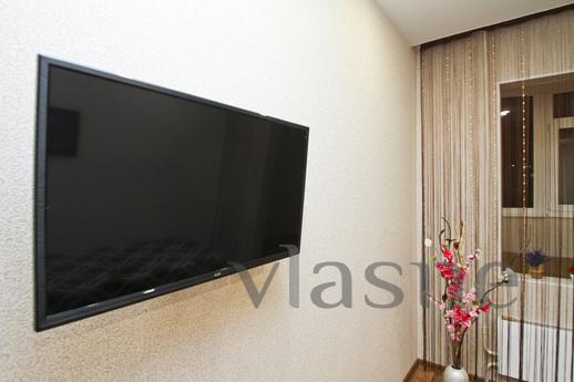Excellent two bedroom apartment, Surgut - apartment by the day