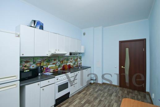 A large 2 bedroom apartment, Surgut - apartment by the day