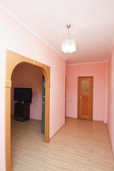 Comfortable apartment in the center, Surgut - apartment by the day