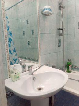 spacious apartment on Kirtbai, Surgut - apartment by the day