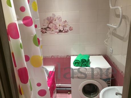 A large apartment with a touch of Aura, Surgut - apartment by the day