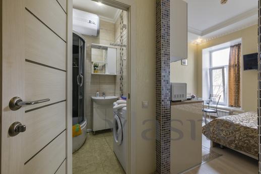 Modern studio apartment in the centre, Saint Petersburg - apartment by the day
