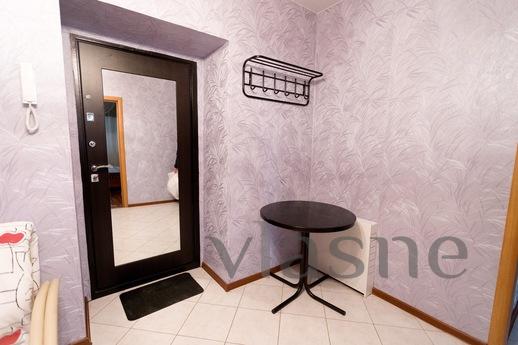 2-bedroom apartment in the first microra, Tyumen - apartment by the day