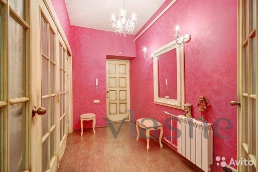 Apartments on Kazan, Saint Petersburg - apartment by the day
