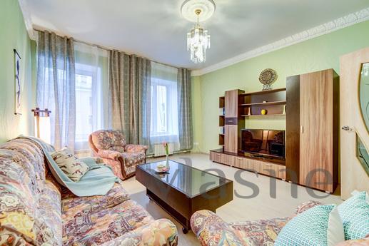 Apartments on Petrogradsk, Saint Petersburg - apartment by the day