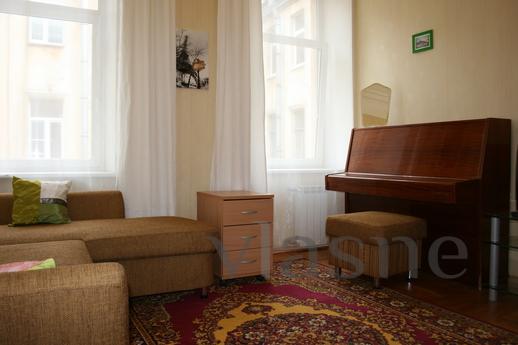 A clean, cozy, bright room is ideal for 3 guests. In stock -