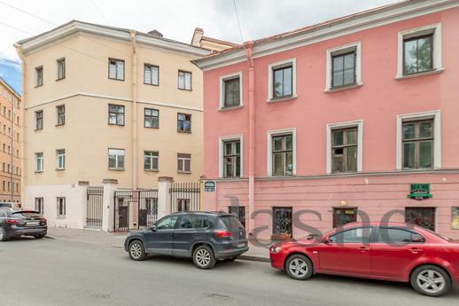 St. Petersburg, Canal Griboed, Saint Petersburg - apartment by the day