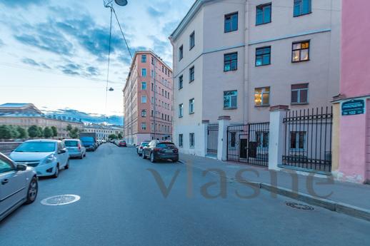 St. Petersburg, Canal Griboed, Saint Petersburg - apartment by the day