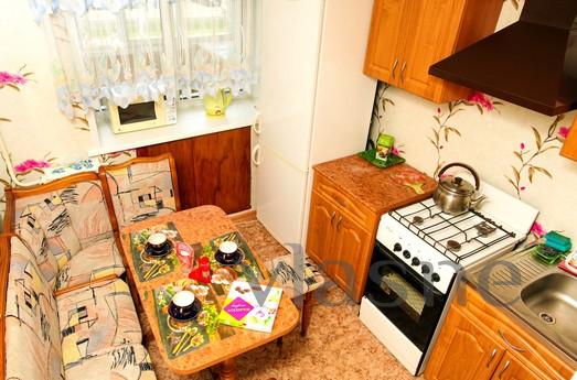 Very bright, warm and cozy apartment!, Nizhnekamsk - apartment by the day