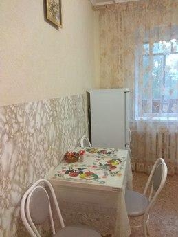 2 bedroom apartment for rent, Surgut - apartment by the day