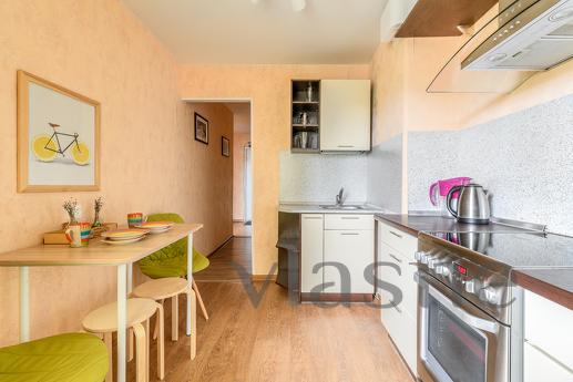 M.PIONERSKAYA, KOLOMYAZHSKY AVENUE, 34,, Saint Petersburg - apartment by the day