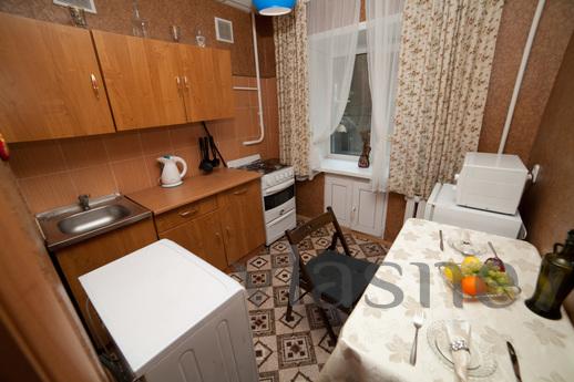 The apartment is at the railway station!, Yekaterinburg - apartment by the day
