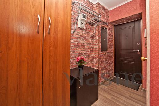 The apartment is at the railway station!, Yekaterinburg - apartment by the day
