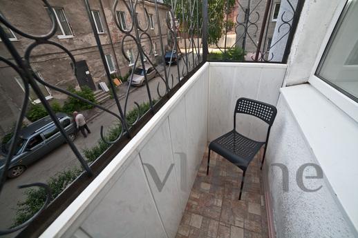 The apartment is at the railway station!, Yekaterinburg - apartment by the day