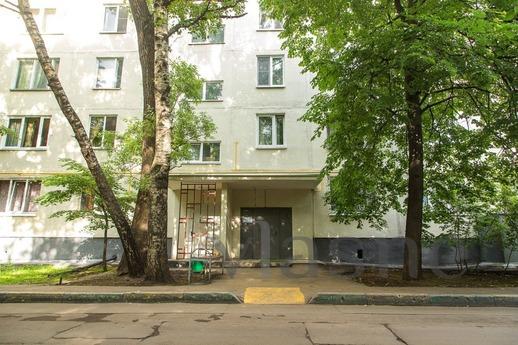 Excellent 2-kk sq. m. Academician Yangel, Moscow - apartment by the day