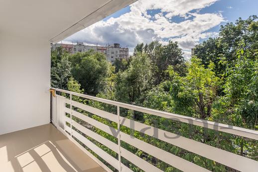 1-kk apartment with excellent renovation, Moscow - apartment by the day