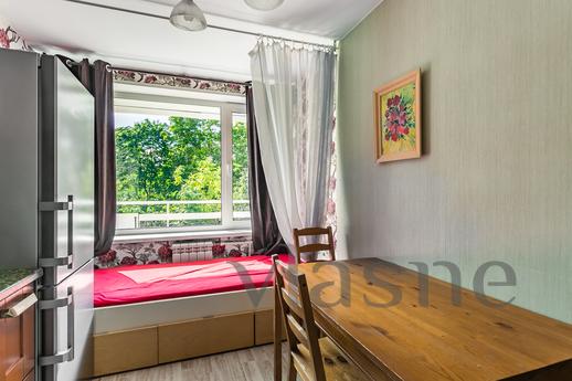 1-kk apartment with excellent renovation, Moscow - apartment by the day