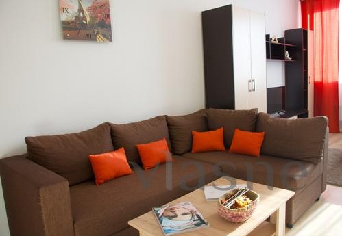 Studio in the city center with a great v, Yekaterinburg - apartment by the day