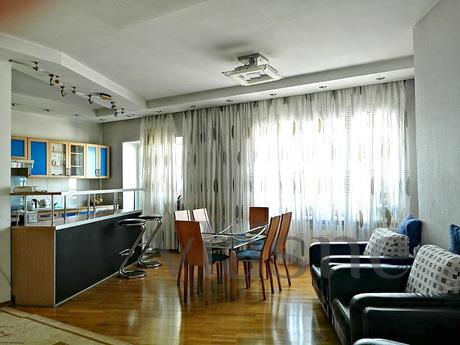 Dzerzhinsky district of the city of Novosibirsk. 110 sqm Clo