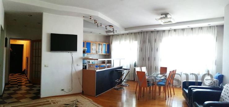 4-room apartment for rent, Novosibirsk - apartment by the day