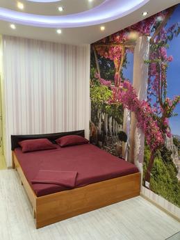 Studio near TC Aura, Surgut - apartment by the day