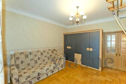 Two-bedroom apartment in the center, Saint Petersburg - apartment by the day