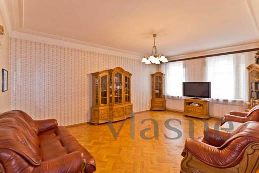Two-bedroom apartment in the center, Saint Petersburg - apartment by the day