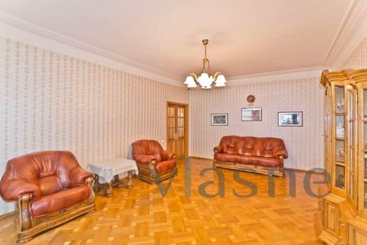 Two-bedroom apartment in the center, Saint Petersburg - apartment by the day