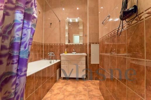 Huge apartment in the heart of St. Peter, Saint Petersburg - apartment by the day