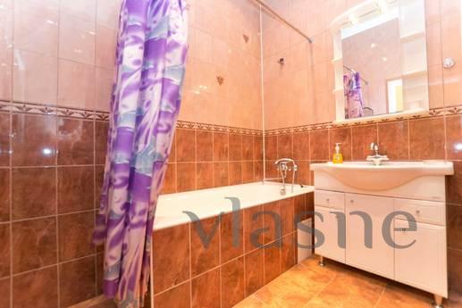 Huge apartment in the heart of St. Peter, Saint Petersburg - apartment by the day