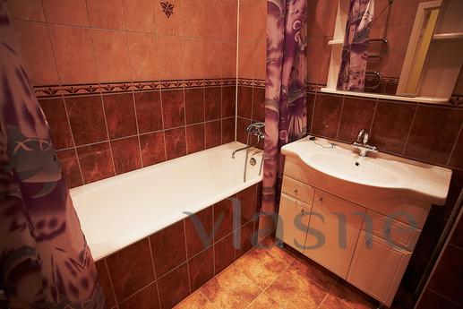 Huge apartment in the heart of St. Peter, Saint Petersburg - apartment by the day