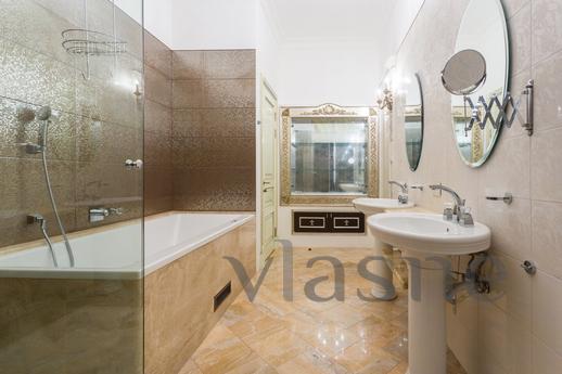 Luxury apartment with garden view, Saint Petersburg - apartment by the day