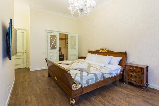Luxury apartment with garden view, Saint Petersburg - apartment by the day