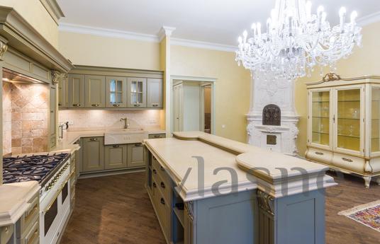 Luxury apartment with garden view, Saint Petersburg - apartment by the day