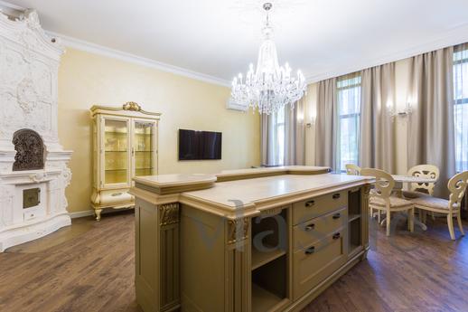 Luxury apartment with garden view, Saint Petersburg - apartment by the day